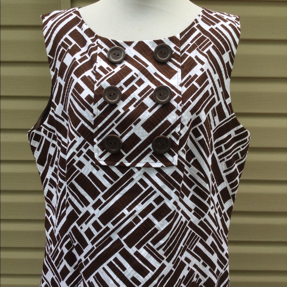 Beautiful Dress w/ Pockets